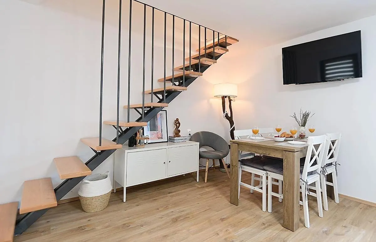 Apartment D & Studio L Dobrinj Croazia