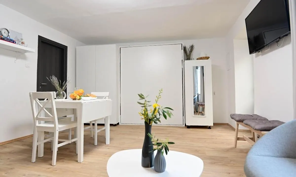 Apartment D & Studio L Dobrinj